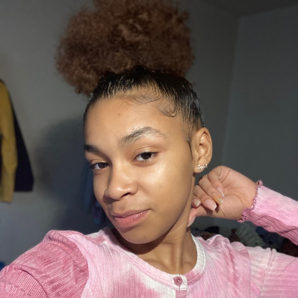 Meet your Posher, Harmony